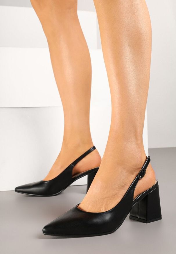 Renee - Czarne Sandały Slingback na Słupkowym Obcasie Tenella. Kolor: czarny. Sezon: lato, wiosna. Obcas: na obcasie. Styl: elegancki. Wysokość obcasa: średni