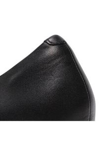 Clarks Półbuty Ambyr Shine 261577844 Czarny. Kolor: czarny. Materiał: skóra