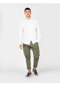 Xagon Spodnie "Cargo Pants" | P24032CR4036 | Mężczyzna | Khaki. Okazja: na co dzień. Kolor: brązowy. Materiał: elastan, bawełna. Długość: długie. Styl: casual, elegancki