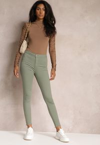 Renee - Ciemnozielone Bawełniane Spodnie Skinny Capria. Kolor: zielony. Materiał: bawełna