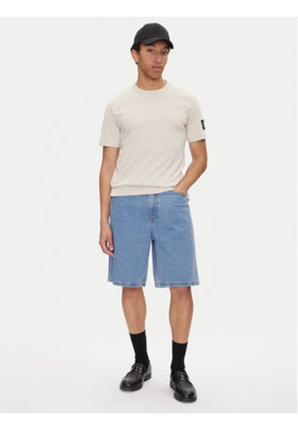 Calvin Klein Jeans T-Shirt J30J323484 Beżowy Regular Fit. Kolor: beżowy. Materiał: bawełna
