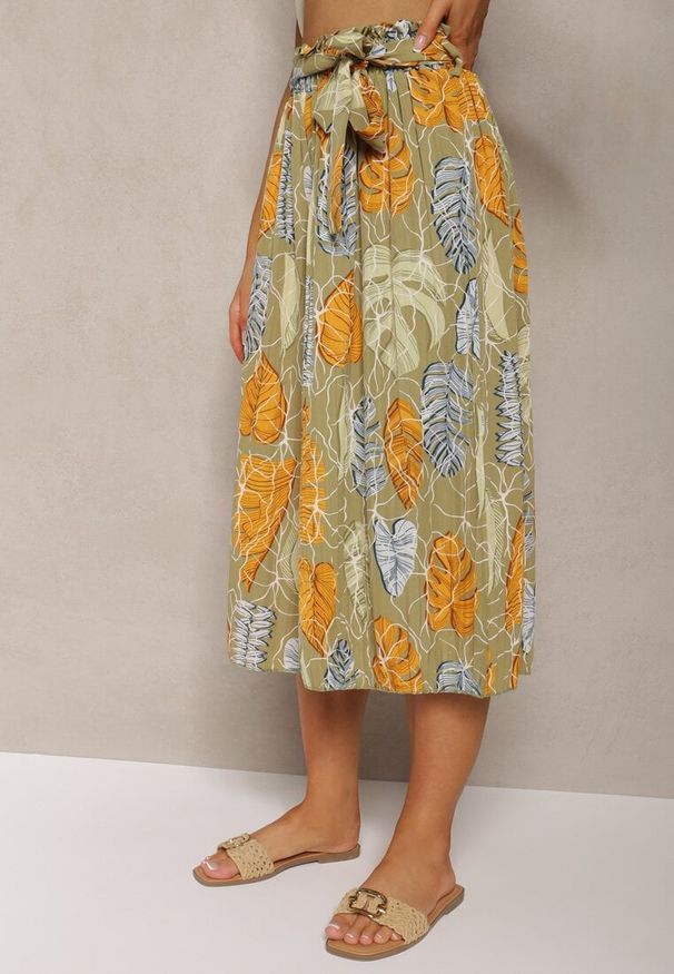 Renee - Jasnozielone Spodnie Szwedy z Bawełną High Waist Wykończone Gumką w Talii Pasefia. Okazja: do pracy, na co dzień. Stan: podwyższony. Kolor: zielony. Materiał: bawełna. Styl: elegancki, casual