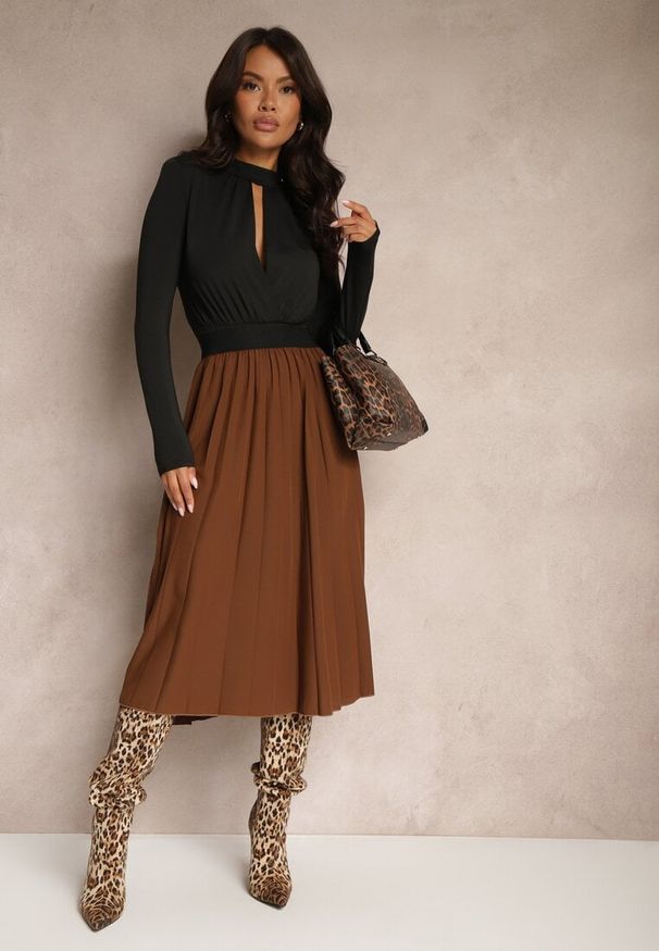 Renee - Brązowa Casualowa Spódnica Plisowana z Gumką w Pasie Velentina. Okazja: na co dzień. Kolor: brązowy. Materiał: koronka. Styl: casual