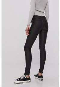 Pieces Spodnie damskie kolor czarny dopasowane medium waist. Kolor: czarny. Materiał: materiał, wiskoza