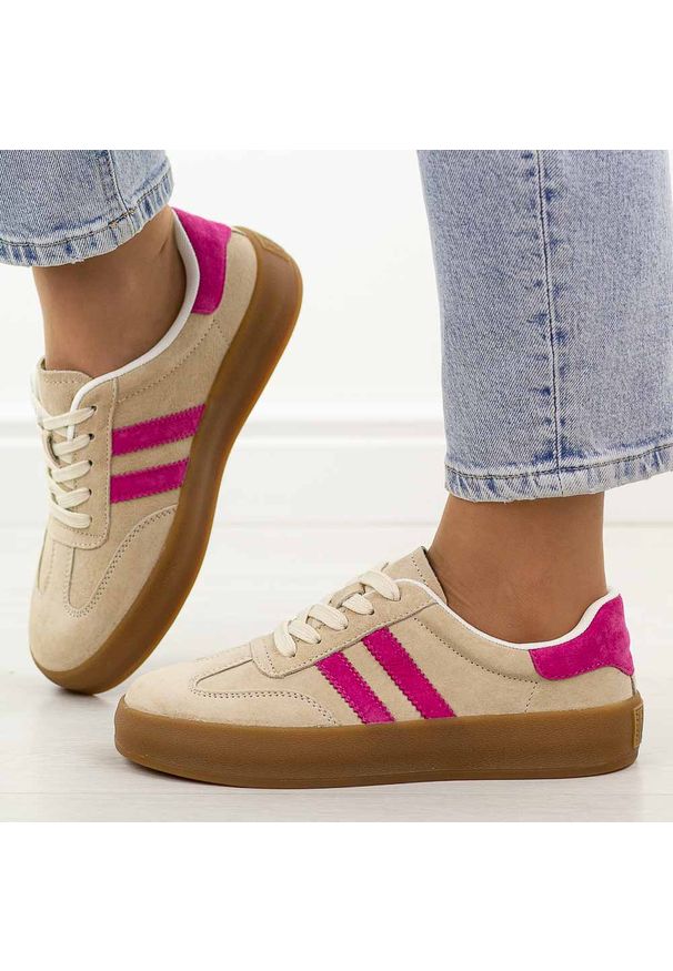 Beżowe skórzane półbuty damskie Filippo Dp6764/25. Okazja: na spacer, na co dzień. Kolor: beżowy. Materiał: skóra, nubuk. Sezon: wiosna, jesień, lato. Styl: casual, elegancki, klasyczny