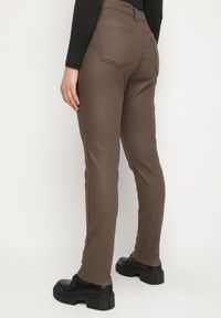 Born2be - Brązowe Spodnie Skinny Gasi. Kolekcja: plus size. Kolor: brązowy #6