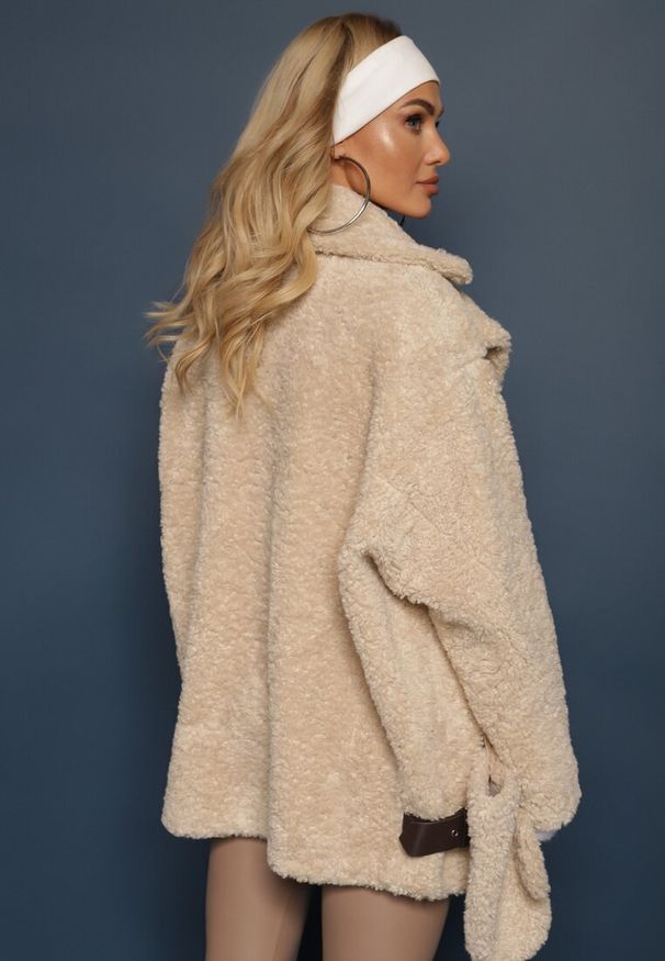 Renee - Jasnobeżowa Dwurzędowa Kurtka Futerkowy Płaszcz z Dodatkowymi Rękawiczkami Hetirra. Okazja: na co dzień, na spacer. Kolor: beżowy. Materiał: jeans. Styl: elegancki, casual
