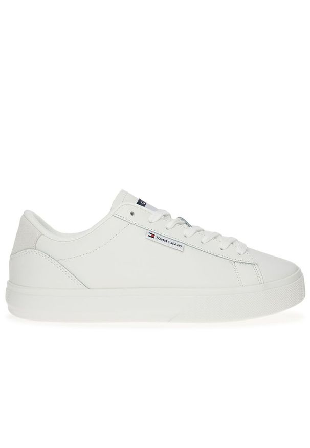 Buty Tommy Jeans Cupsole Sneakers Ess EN0EN02508-YBL - białe. Zapięcie: sznurówki. Kolor: biały. Materiał: skóra, tkanina, guma. Szerokość cholewki: normalna. Wzór: aplikacja. Obcas: na platformie