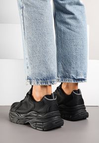 Renee - Czarne Sneakersy Vices na Platformie Ozdobione Tłoczeniem Natiselle. Okazja: na co dzień. Kolor: czarny. Materiał: jeans. Wzór: aplikacja. Obcas: na platformie #4
