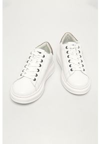 Karl Lagerfeld - Buty skórzane KL62538.01S. Nosek buta: okrągły. Zapięcie: sznurówki. Kolor: biały. Materiał: skóra. Obcas: na platformie #3