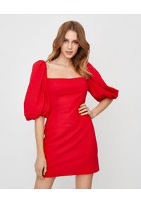 ICON - Czerwona sukienka z bufkami Tulipe. Okazja: na co dzień. Kolor: czerwony. Typ sukienki: dopasowane. Styl: casual. Długość: mini #1