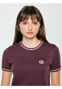 Big-Star - koszulka damska z kontrastowym wykończeniem bordowa lemoure 604. Okazja: na co dzień. Kolor: czerwony. Materiał: dzianina. Wzór: haft. Styl: casual #3