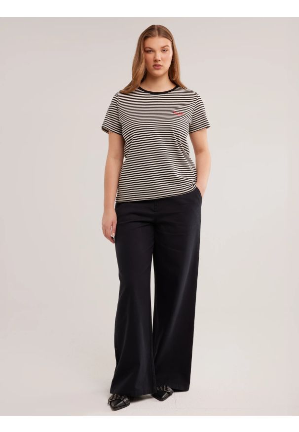 Big-Star - Koszulka damska w paski czarno-biała Zenaida 906. Okazja: na co dzień. Kolor: czarny. Materiał: bawełna, jeans, dzianina. Wzór: paski. Styl: casual