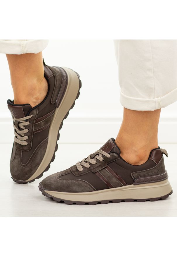 Brązowe skórzane sneakersy damskie Vinceza 41525. Okazja: na co dzień. Nosek buta: okrągły. Zapięcie: sznurówki. Kolor: brązowy. Materiał: skóra, zamsz, tkanina. Sezon: wiosna, lato, jesień