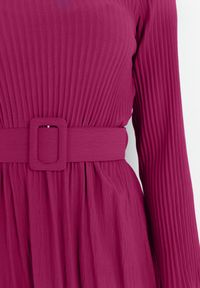 Born2be - Ciemnofioletowa Sukienka Plisowana z Paskiem Flyne. Kolor: fioletowy. Długość rękawa: długi rękaw. Styl: elegancki. Długość: mini #4