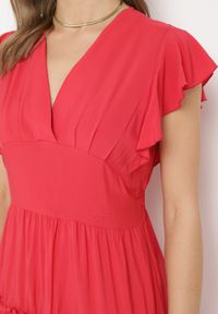 Born2be - Czerwona Gładka Sukienka Mini Taliowana z Falbankami Wokół Ramion Zynnas. Typ kołnierza: kołnierz z falbankami. Kolor: czerwony. Wzór: gładki. Sezon: lato. Długość: mini #5