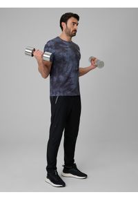 4f - 4F Koszulka treningowa regular szybkoschnąca męska - czarna M. Kolor: czarny. Materiał: materiał, włókno. Sport: fitness #2