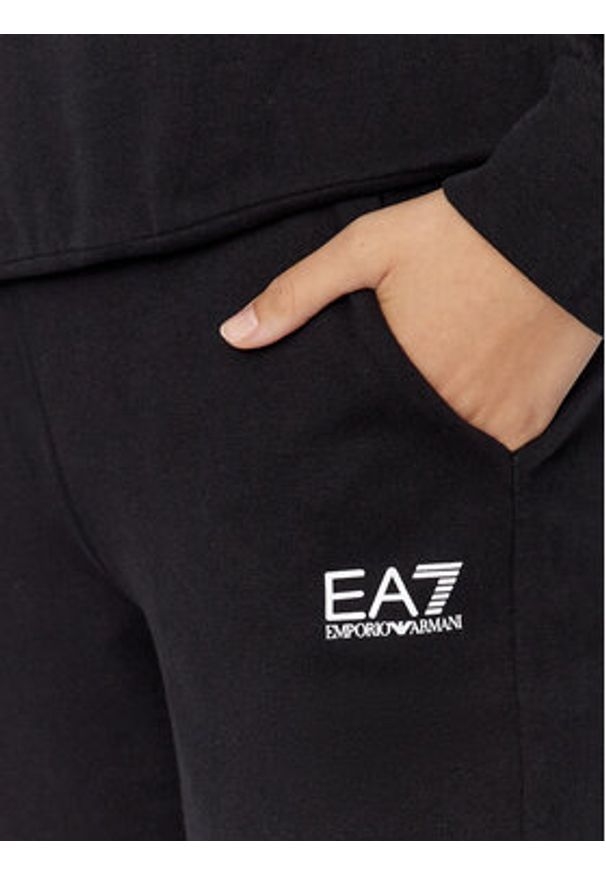 EA7 Emporio Armani Dres 8NTV54 TJCQZ 1200 Czarny Regular Fit. Kolor: czarny. Materiał: dresówka, bawełna