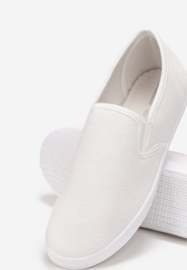 Born2be - Białe Tenisówki Materiałowe na Płaskiej Podeszwie Ediany. Kolor: biały. Materiał: materiał. Obcas: na płaskiej podeszwie