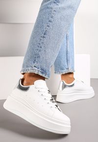 Renee - Biało-Srebrne Sneakersy na Grubej Podeszwie Celessi. Kolor: biały. Materiał: jeans