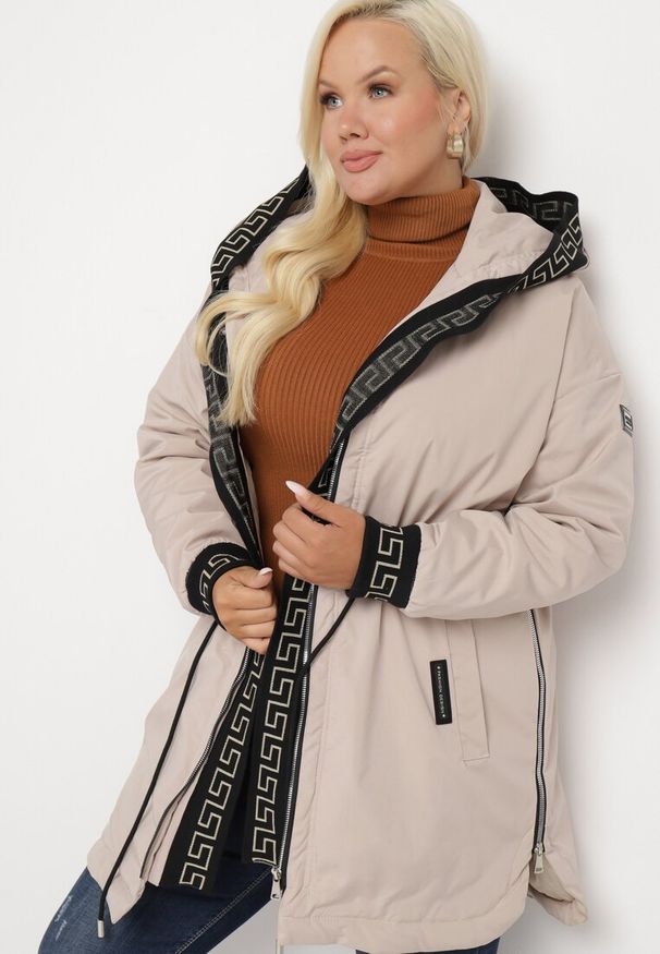 Born2be - Beżowa Kurtka Parka z Kapturem Ściągana w Talii Troczkami Velamira. Typ kołnierza: kaptur. Kolor: beżowy. Materiał: tkanina