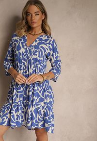 Renee - Niebieska Sukienka z Wiskozy o Rozkloszowanym Kroju w Abstrakcyjny Wzór Lirese. Okazja: na co dzień. Kolor: niebieski. Materiał: wiskoza. Styl: elegancki, casual #5