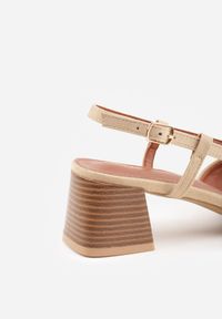 Renee - Ciemnobeżowe Letnie Czółenka VICES w Stylu Slingback na Słupku Synossia. Okazja: na co dzień. Kolor: beżowy. Materiał: jeans. Sezon: lato. Obcas: na słupku. Styl: elegancki, casual #3