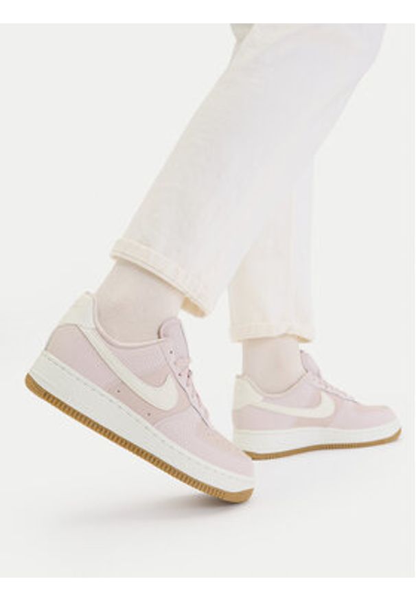 Nike Sneakersy Air Force 1 '07 Nn FN6326 001 Fioletowy. Kolor: fioletowy. Materiał: skóra. Model: Nike Air Force