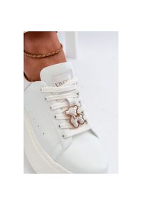 Damskie Skórzane Sneakersy Na Platformie Z Misiem Białe Vinceza 66641. Kolor: biały. Materiał: skóra. Obcas: na platformie #5