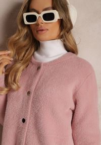 Renee - Różowy Kardigan Wełniany Zapinany Ierules. Kolor: różowy. Materiał: wełna. Długość rękawa: długi rękaw. Długość: długie. Styl: klasyczny