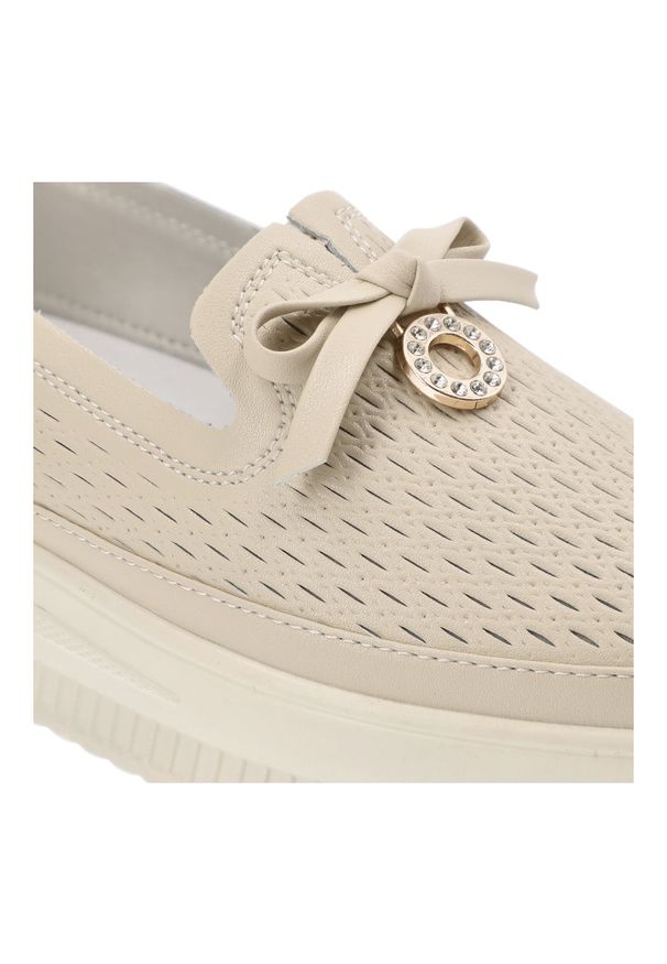 Beżowe Półbuty Damskie Venezia Stylowe Obuwie Damskie. Okazja: na co dzień. Kolor: beżowy. Materiał: skóra. Styl: elegancki