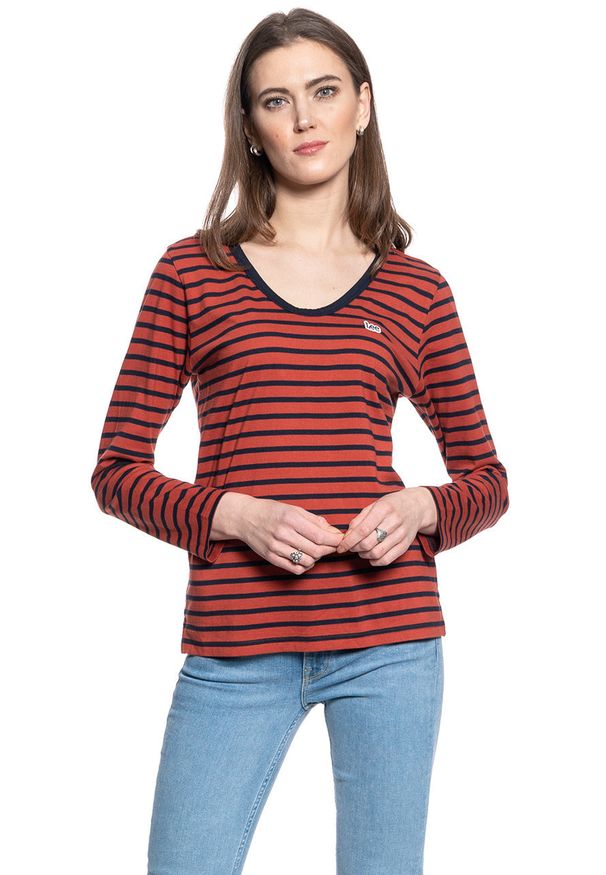 Lee - DAMSKA KOSZULKA Z DŁUGIM RĘKAWEM LEE LS SCOOP NECK TEE REGULAR FIT RED OCHRE L44DYKOE 112109832. Długość rękawa: długi rękaw. Długość: długie