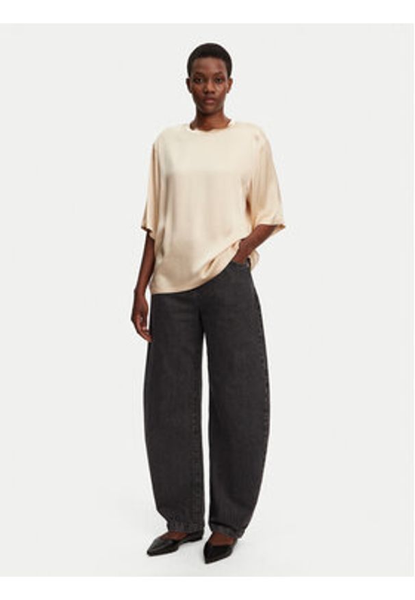 ViCOLO Bluzka TD0013 Beżowy Relaxed Fit. Kolor: beżowy. Materiał: wiskoza