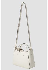 Guess - GUESS Biała torebka damska klasyczna SML Girlfriend Satchel. Kolor: biały. Materiał: skórzane. Styl: klasyczny #9