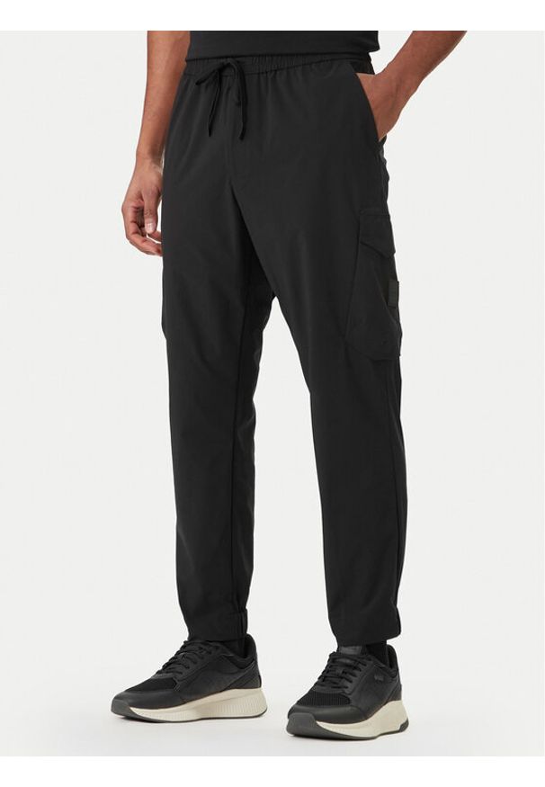 BOSS - Boss Spodnie materiałowe T_Urbanex-CargoLight 50508339 Czarny Tapered Fit. Kolor: czarny. Materiał: syntetyk