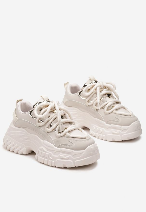 Renee - Ciemnobeżowe Sneakersy z Podwójnymi Sznurówkami i Tłoczoną Platformą Luppoa. Kolor: beżowy. Materiał: dzianina, jeans. Obcas: na platformie