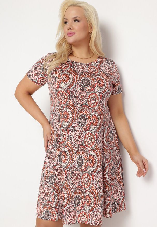 Born2be - Pomarańczowa Sukienka Mini z Wiskozy o Rozkloszowanym Fasonie Boho Aiselle. Kolor: pomarańczowy. Materiał: wiskoza. Wzór: kolorowy. Sezon: lato. Styl: boho. Długość: mini