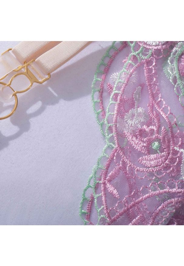 Intica - Komplet bielizny haftowanej z pasem do pończoch na specjalne okazje Felizia. Kolor: różowy. Materiał: materiał. Wzór: haft