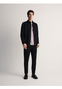 Reserved - Gładka koszula slim fit z wiskozą - czarny. Kolor: czarny. Materiał: wiskoza. Wzór: gładki #1