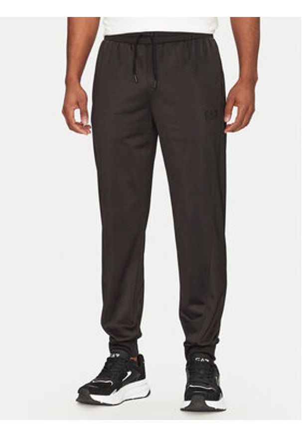 EA7 Emporio Armani Dres 7M000275 AF12449 UC001 Czarny Regular Fit. Kolor: czarny. Materiał: syntetyk, bawełna