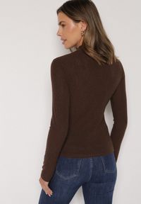 Born2be - Brązowa Bluzka Longsleeve z Półgolfem z Półtransparentnej Tkaniny z Wiskozą Tuseana. Okazja: do pracy, na spotkanie biznesowe, na randkę. Kolor: brązowy. Materiał: tkanina, wiskoza. Długość rękawa: długi rękaw. Styl: biznesowy #7