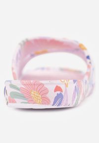 Born2be - Różowe Klapki Basenowe Ozdobione Wzorem w Kwiaty Thoninoe. Okazja: na plażę. Kolor: różowy. Wzór: kwiaty, aplikacja. Sezon: lato. Styl: wakacyjny #6