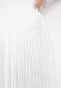 Born2be - Biała Plisowana Spódnica Maxi z Gumką w Talii Erlere. Kolor: biały #5