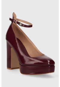 Guess czółenka TEMIS kolor bordowy na słupku FL7TMS PAF08. Nosek buta: okrągły. Kolor: czerwony. Materiał: skóra. Obcas: na słupku. Wysokość obcasa: średni #2