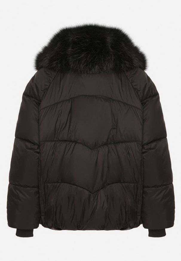 Born2be - Czarna Pikowana Kurtka Oversize z Futrzanymi Zdobieniami Saranessa. Okazja: na co dzień. Kolor: czarny. Materiał: futro. Wzór: aplikacja. Styl: casual