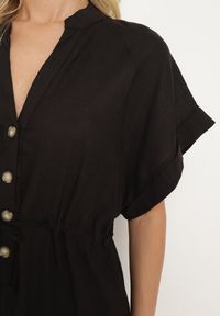 Born2be - Czarna Bawełniana Sukienka z Koszulową Górą i Ściągaczem w Talii Vikleta. Okazja: na co dzień. Typ kołnierza: dekolt w kształcie V. Kolor: czarny. Materiał: bawełna. Typ sukienki: koszulowe. Styl: klasyczny, casual #2