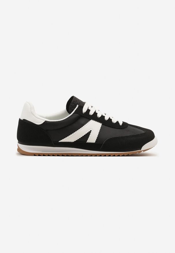 Renee - Czarne Sneakersy Ozdobione Geometrycznym Motywem Clevandra. Okazja: na co dzień. Kolor: czarny. Materiał: jeans. Szerokość cholewki: normalna. Wzór: aplikacja, geometria