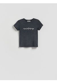 Reserved - T-shirt z nadrukowanym napisem - ciemnoszary. Kolor: szary. Materiał: bawełna, dzianina. Wzór: napisy