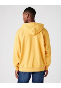 Wrangler - WRANGLER 75TH ANNI HOODIE MĘSKA BLUZA LOGO NADRUK YOLK YELLOW W645HTY23 112146186. Wzór: nadruk