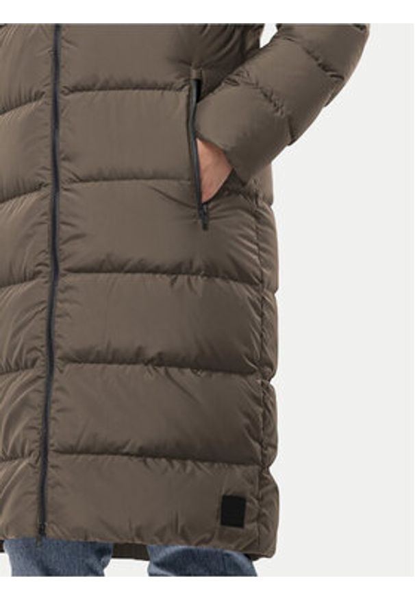 Jack Wolfskin Płaszcz zimowy Frozen Palace Coat 1204133 Brązowy Regular Fit. Kolor: brązowy. Materiał: syntetyk. Sezon: zima
